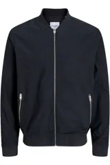 Chaqueta bomber negra de manga larga, con cierre de cremallera y bolsillos delanteros.