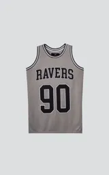 Musculosa deportiva gris con ribetes en cuello y sisas en negro y blanco. Estampado frontal con la palabra "RAVERS" y el número "90" en negro con borde blanco.