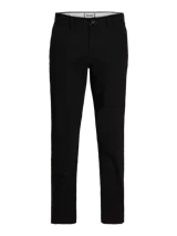 Pantalón chino negro de corte regular fit con dobladillo. Tiro medio, cierre con cremallera, bolsillos estilo chino y dobladillo en la botamanga.