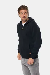 Canguro con cierre y capucha color bordó, confeccionado en felpa de algodón y poliéster.