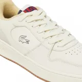 Championes urbanos Lacoste modelo L001 Set 224 2 SMA, color blanco hueso con detalles en azul marino y rojo. Presentan el logo de la marca bordado en el lateral y suela de goma color caramelo.