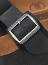 Sandalias Jack & Jones de cuero color negro, con dos tiras ajustables con hebilla y suela de corcho.