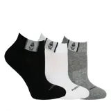 Pack de tres pares de medias cortas deportivas Hush Puppies, confeccionadas en algodón y spandex. Incluye un par negro, un par blanco y un par gris jaspeado. Todas las medias presentan el logo del perro de la marca bordado en el borde superior.