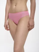 Bombacha de bikini color lila con elástico fino en la cintura.