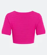 Blusa cropped de punto color rojo, con escote cruzado en V y mangas cortas.