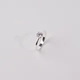 Anillo de plata 925 con circonia engarzada en cuatro puntas.