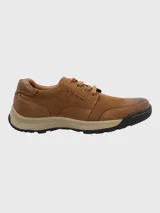 Zapato acordonado color marrón de cuero con cuello acolchado y suela de goma.