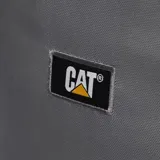 Mochila urbana color gris con detalles en negro, marca Caterpillar. Confeccionada en poliéster 600D con recubrimiento de poliuretano, cuenta con un compartimento principal acolchado para laptop de hasta 15.6 pulgadas, bolsillos laterales de malla y correas ajustables. Incluye elementos reflectantes y el logo de CAT en el frente.