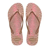 Sandalias Havaianas Slim Animals con estampado animal print en tonos marrones y rosados.