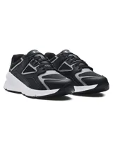 Zapatillas Under Armour Forge 96 Lthr Rissue, color negro con detalles en gris y suela blanca.