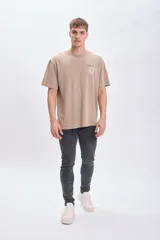 Pantalón de jean slim fit color gris oscuro.