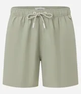 Bermuda de baño color verde claro, confeccionada en tejido ripstop, con cintura elástica ajustable con cordón, bolsillos laterales y bolsillo trasero con velcro.