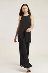 Pantalón de lurex rojo de corte palazzo.