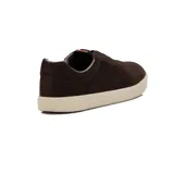 Zapato Champion casual para hombre, color marrón oscuro, con elásticos en el empeine y suela color crema.