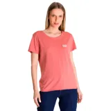 Remera rosa de algodón con cuello redondo y mangas cortas. Logo de CAT estampado en el pecho.