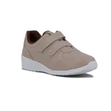 Championes Kolosh color beige con detalles en marrón, ajuste con doble velcro y suela blanca.