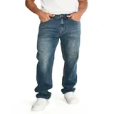 Pantalón de jean de corte recto, color azul oscuro, con cinco bolsillos y logo de CAT en la parte trasera.