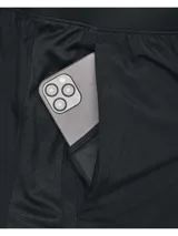 Short deportivo Under Armour Launch 5 2N1 para hombre, color negro con logo blanco. Diseño 2 en 1 con calza interior ajustada y short exterior holgado. Ideal para running y entrenamiento.