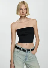 Top color piel, sin mangas, palabra de honor y corte crop.