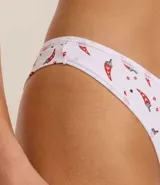 Kit de dos bombachas de microfibra modelo bikini. Una bombacha es lisa color rojo y la otra es estampada con dibujos de chiles sobre fondo blanco.