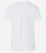 Remera deportiva blanca texturizada, con cuello redondo, manga corta, detalle reflectante y pliegue en la espalda.