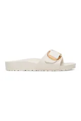 Sandalia Birkenstock Madrid Big Buckle Eva, color blanco hueso, con hebilla grande dorada y plantilla anatómica.