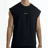 Musculosa negra de algodón con estampado en serigrafía en espalda y frente con la frase "Training Club Focused on Discipline, Strength, and Progress".