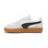 Championes Puma Palermo Lamoda, color blanco con detalles en rosa y suela de goma color caramelo.