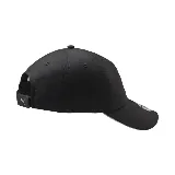 Gorra deportiva Puma color negro con logo de la marca bordado en gris en el frente.