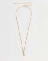 Cadena corta dorada con dije de la letra A cubierto de strass.