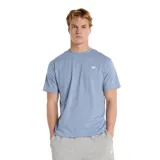 Remera celeste de algodón con logo de New Balance estampado en el pecho.