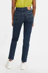 Jeans Levi's® 501® Skinny de tiro alto, pierna ajustada y bragueta de botones.
