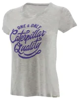 Remera negra de algodón con cuello redondo y mangas cortas. Estampado frontal con el logo de Caterpillar y la frase "One & Only Caterpillar Quality" en color verde claro.