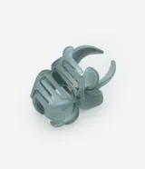 Pinza para el pelo color verde azulado con forma de flor de jazmín. Accesorio femenino para el cabello.