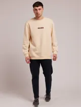 Pantalón de jogging azul marino con cintura elástica y cordón ajustable.