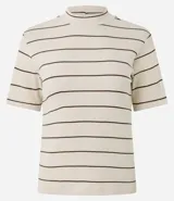 Top de manga corta y cuello redondo alto, confeccionado en tejido rib de algodón, poliéster y elastano, con estampado de rayas horizontales finas en azul marino sobre fondo crudo.