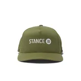 Gorro tipo SnapBack en color verde militar con logo de la marca bordado al frente.