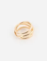 Anillo dorado de metal con diseño de múltiples aros.