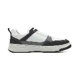 Zapatillas deportivas urbanas color negro con detalles en gris y blanco.