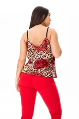 Musculosa de viscosa con estampado animal print en tonos rojo, naranja, blanco y negro. Tiene breteles finos regulables y escote en V.