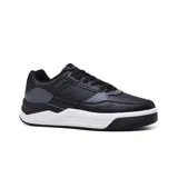 Championes Hi-Tec Apolo color negro con detalles en gris y suela blanca.