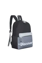 Mochila de dos tonos, gris claro en la parte superior y azul marino en la inferior, con la palabra "Discovery" estampada en negro en el frente. Posee correas de hombro ajustables con texto impreso y tiradores de cierre en forma de D.