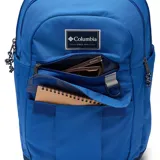 Mochila Columbia Buxton 26L color azul con detalles en negro. Cuenta con dos compartimentos internos separados, funda para portátil de hasta 15 pulgadas, dos bolsillos para botellas de agua, bolsillo con forro polar para las gafas de sol y llavero.
