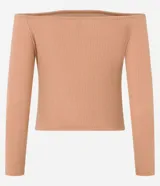 Blusa color marrón claro, de rib, con escote hombro a hombro y mangas largas ajustadas.