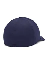 Gorro Under Armour Armourvent Stretch color beige con logo bordado en marrón.