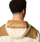 Campera tipo anorak Columbia Challenger, color amarillo y marrón, con capucha ajustable, media cremallera frontal, puños elásticos, dobladillo ajustable, bolsillo canguro y tecnología Omni-Shield™ repelente al agua y las manchas.