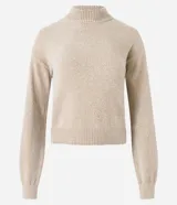 Buzo suéter de chenille color blanco, con cuello alto y rib en puños, cuello y bajo.