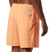 Short de baño negro Columbia Backcast III con tecnología Omni-Shade™ UPF 50, de secado rápido, con cintura elástica ajustable con cordón, bolsillos laterales de malla, bolsillo trasero con cremallera y forro interior de malla.