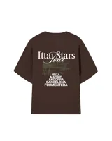 Remera celeste con estampa de paisaje costero y texto "Ittai Stars" y nombres de ciudades.