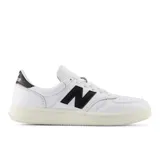Championes New Balance modelo 500 (CT500CLA), color blanco con logo 'N' y detalles en negro. Diseño de corte bajo con suela de goma color crema.
